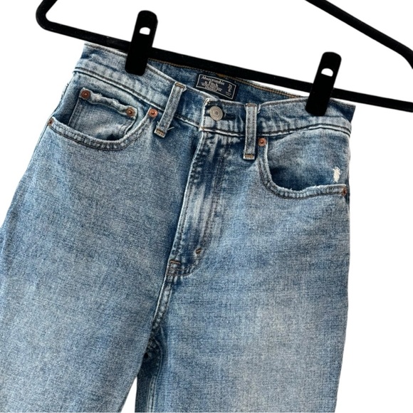 Abercrombie & Fitch ULTRA HIGH RISE Straight - Picture 14 of 14